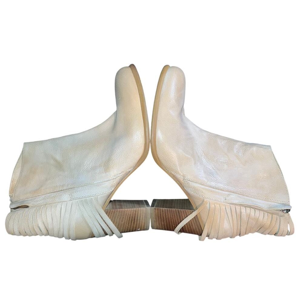 Sundance Cream Leather Western Heeled
Booties- size  39/9 - N18 - Picture 7 of 12